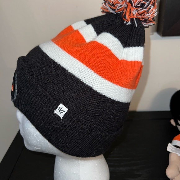 Philadelphia Flyers Kids Bundle: Ski Hat and Briere Doll - Picture 5 of 10